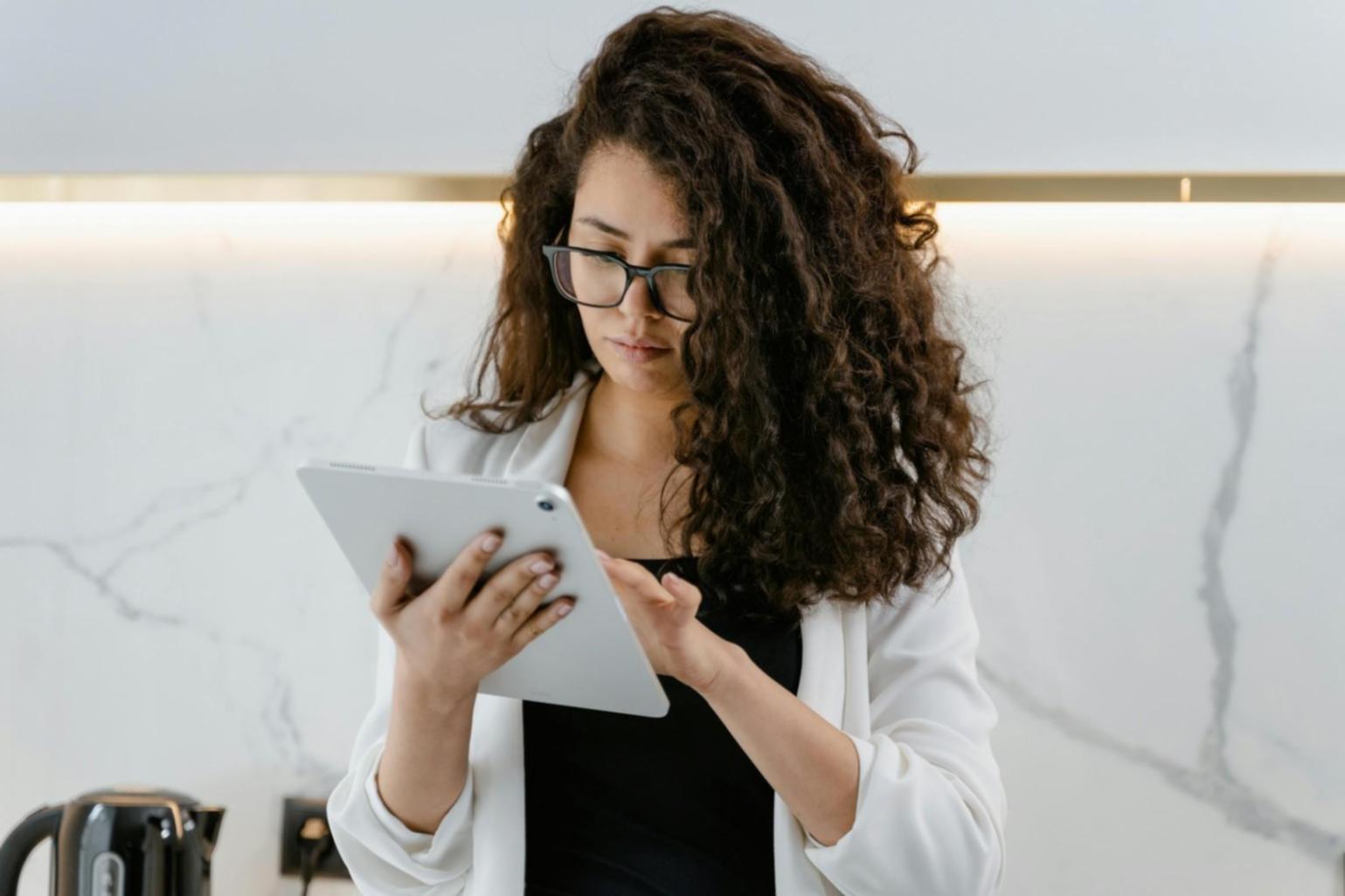 Collaborative workspace showing blockchain development tools and client consultation setup